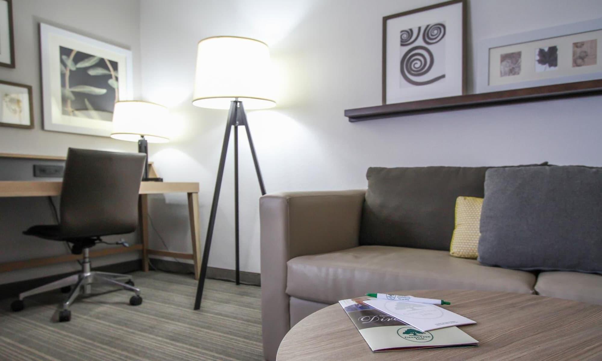 Greentree Inn & Suites Phoenix Sky Harbor Экстерьер фото