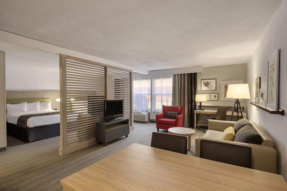 Greentree Inn & Suites Phoenix Sky Harbor Экстерьер фото