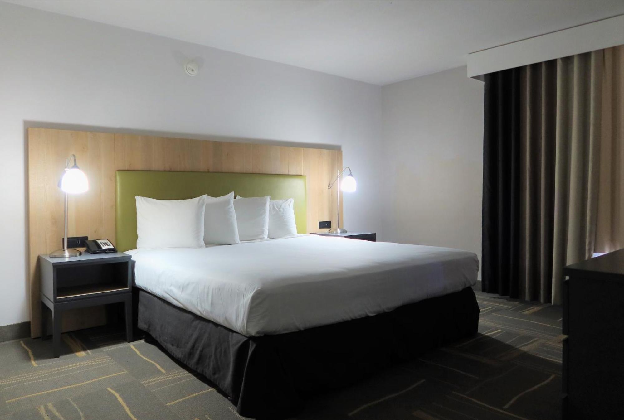 Greentree Inn & Suites Phoenix Sky Harbor Экстерьер фото