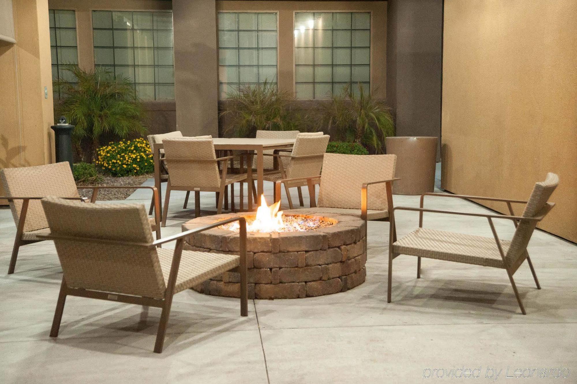 Greentree Inn & Suites Phoenix Sky Harbor Экстерьер фото