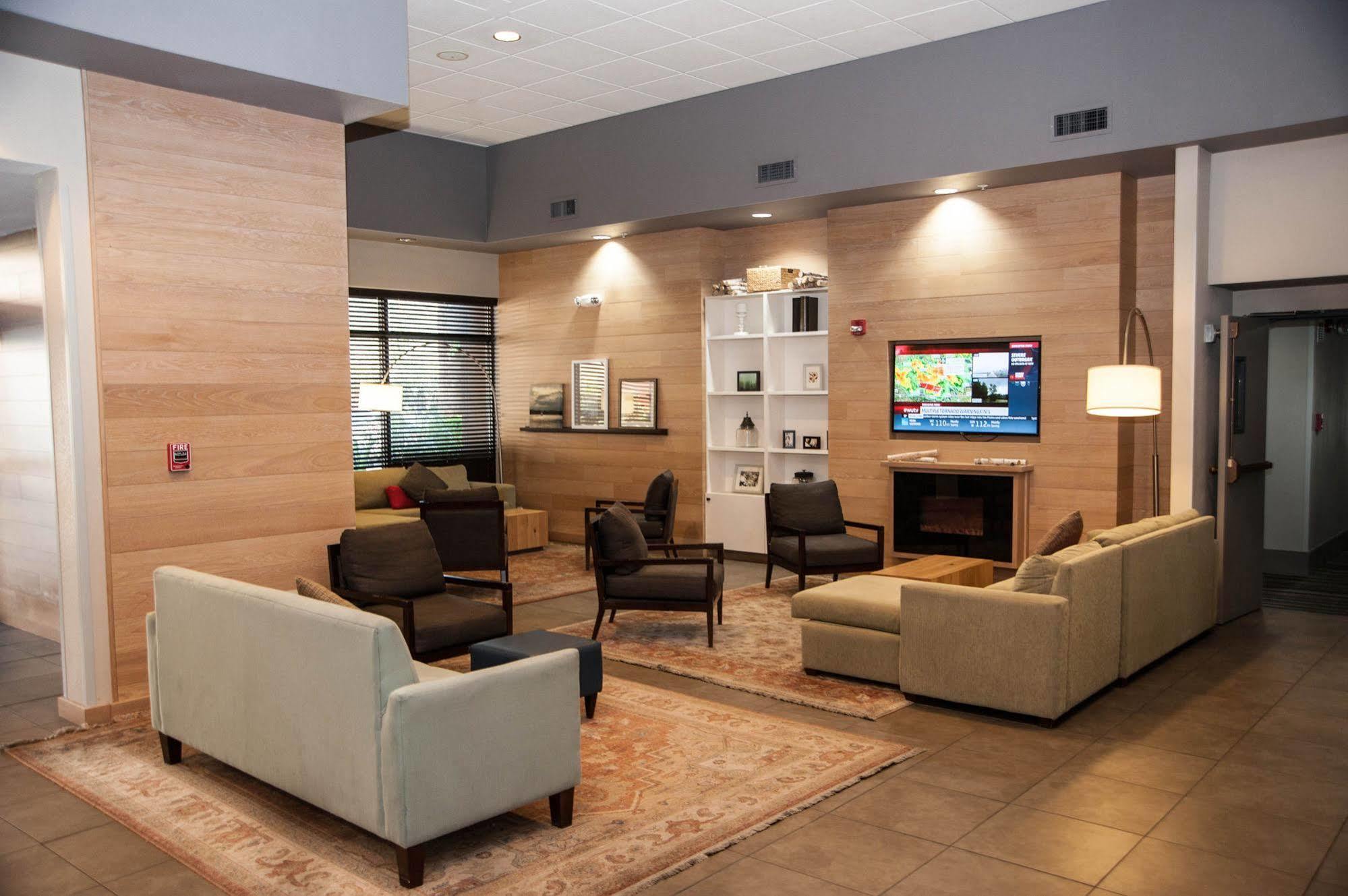 Greentree Inn & Suites Phoenix Sky Harbor Экстерьер фото