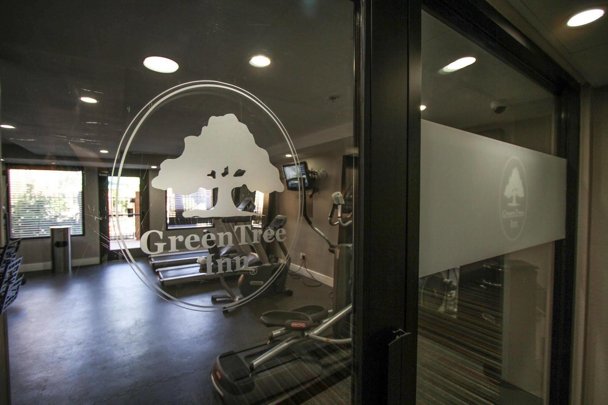 Greentree Inn & Suites Phoenix Sky Harbor Экстерьер фото