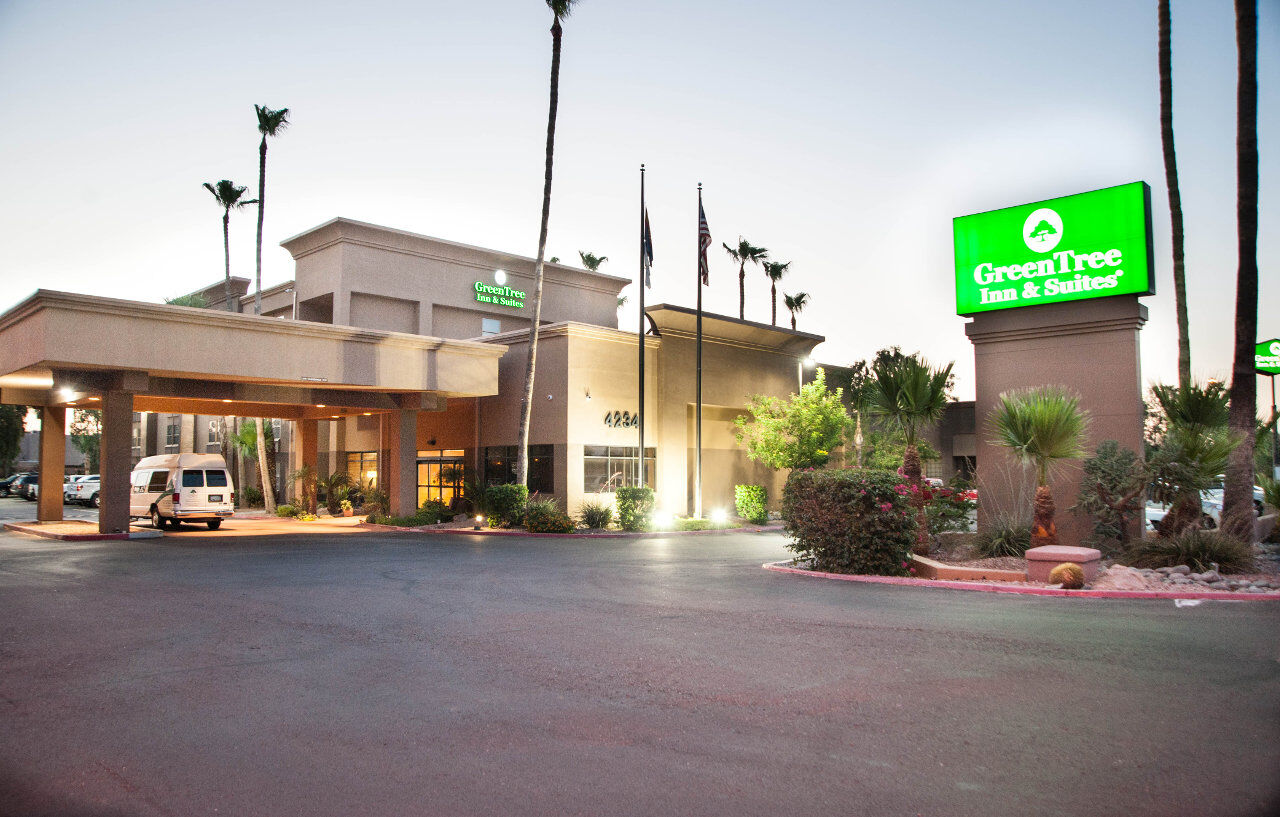 Greentree Inn & Suites Phoenix Sky Harbor Экстерьер фото